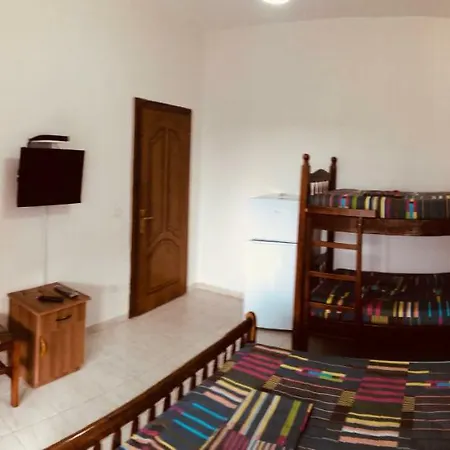 Pensión Dhoma Plazhi Spille