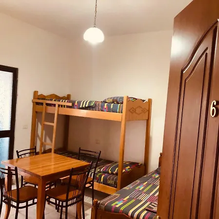 Dhoma Plazhi Pensión