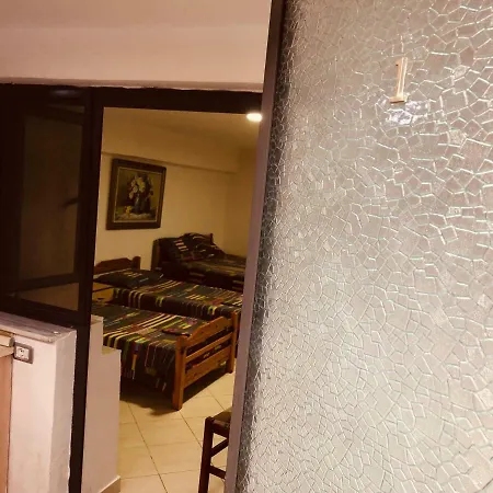 Dhoma Plazhi Pensión