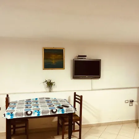 Pensión Dhoma Plazhi